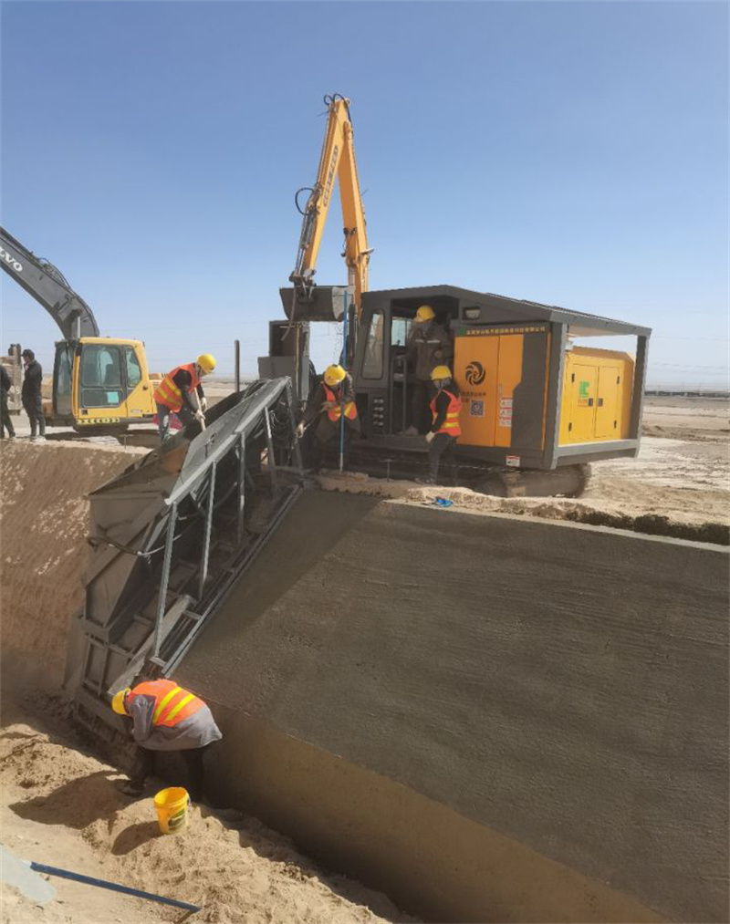 側(cè)邊行走邊坡支護滑模機